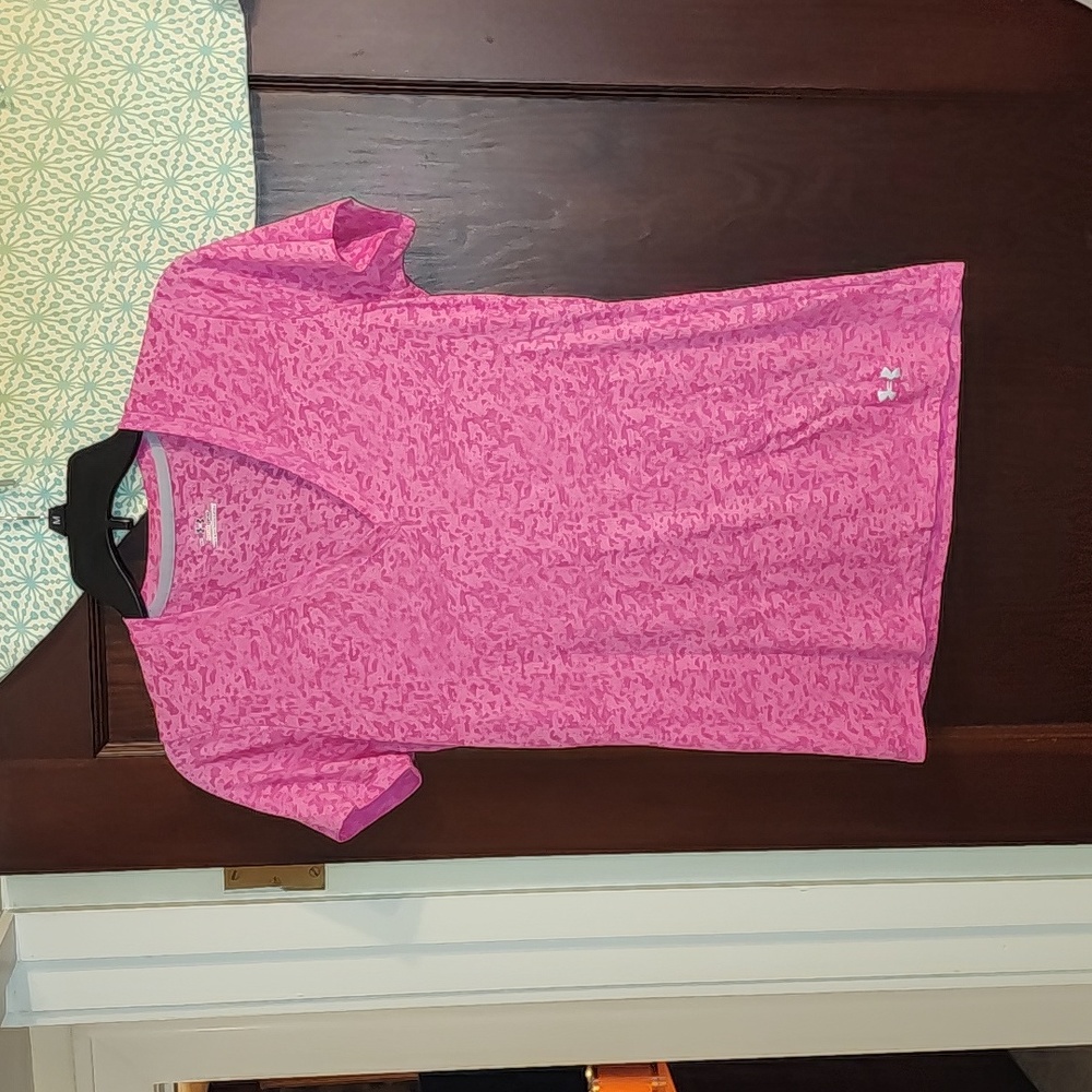 Women's Under Armour t-shirt top Medium